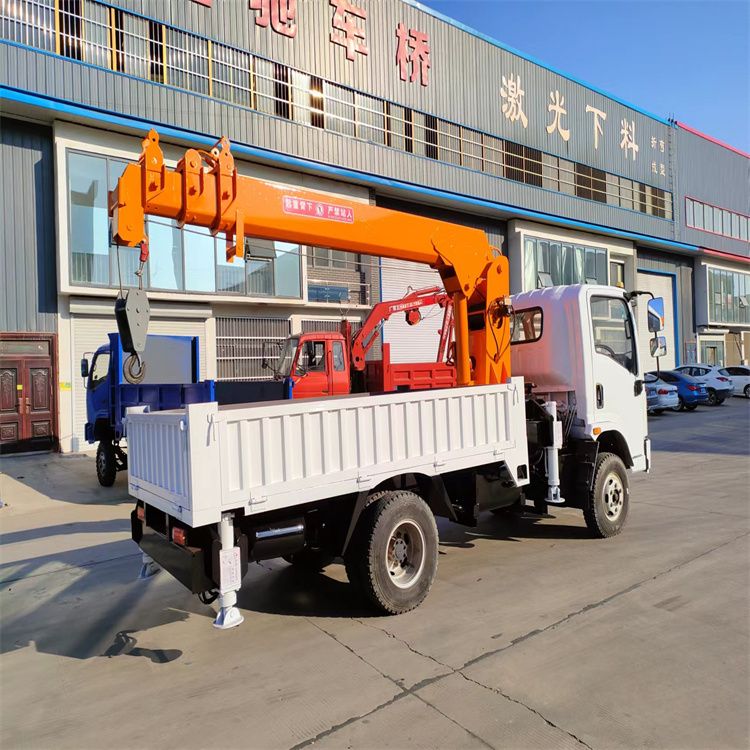 望安乡三轮随车吊定制 农用改装机自备吊中瑞长期出售